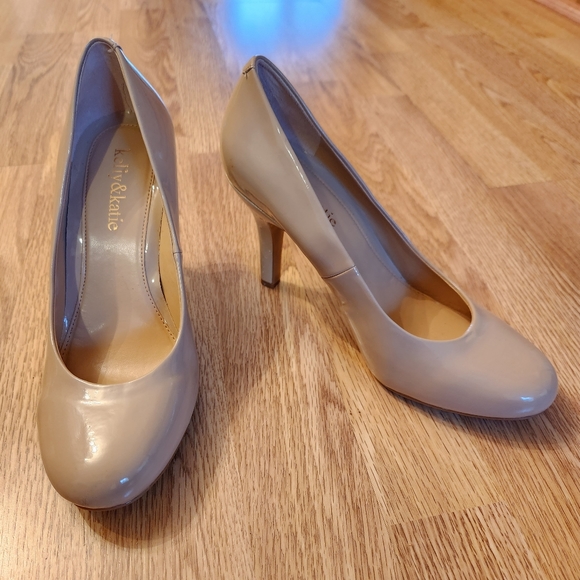 Nude heels like new - Picture 1 of 3